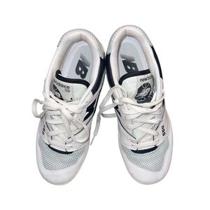 New Balance 550 White & Black Sneakers – Size 8.5, Classic Style